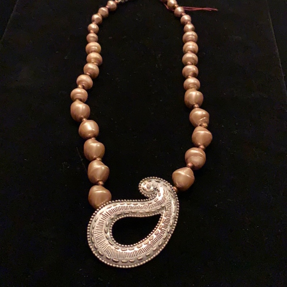 Coldwater Creek taupe MOP necklace